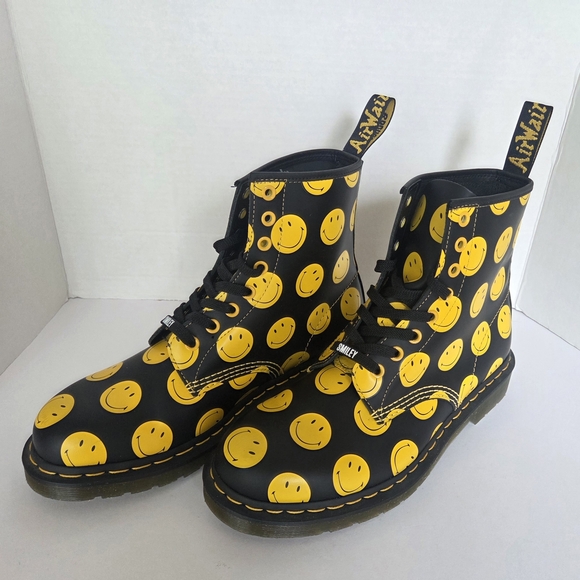 Dr Doc Martens Adult Unisex Smiley 1460 Combat Leather Boots 9M Men/ 10 Women - Picture 3 of 15